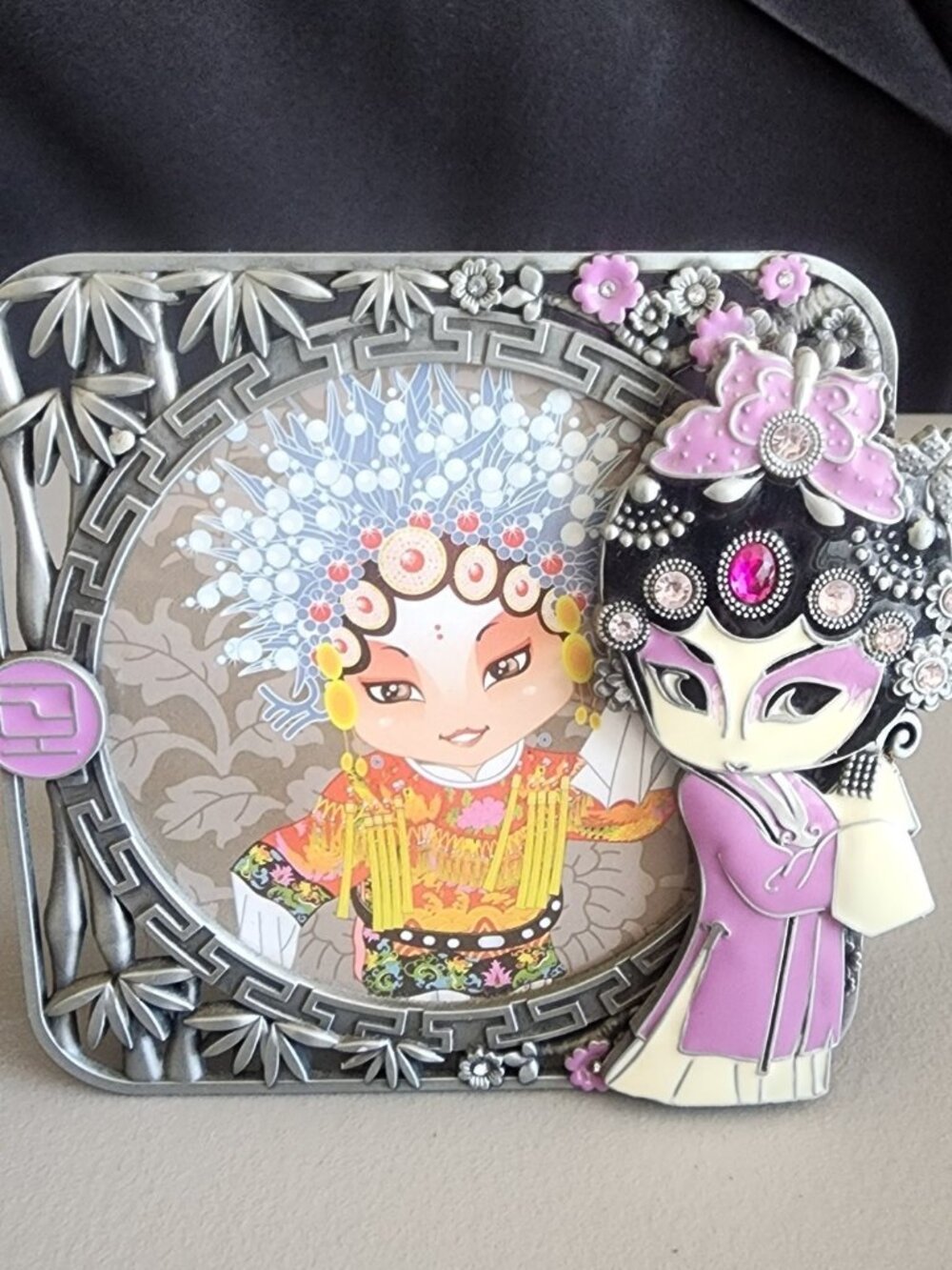 Carved Decorative Enameled Chinese Beijing/Peking Opera 3D Photo Frame